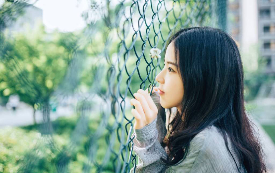 “这么说来，一切都是我的错！？”刘璋面色阴沉下来，死死地盯着孟达。